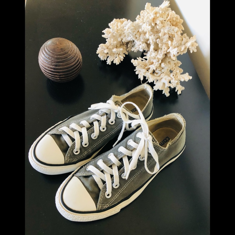 Converse all stars gray women’s 6- men 8